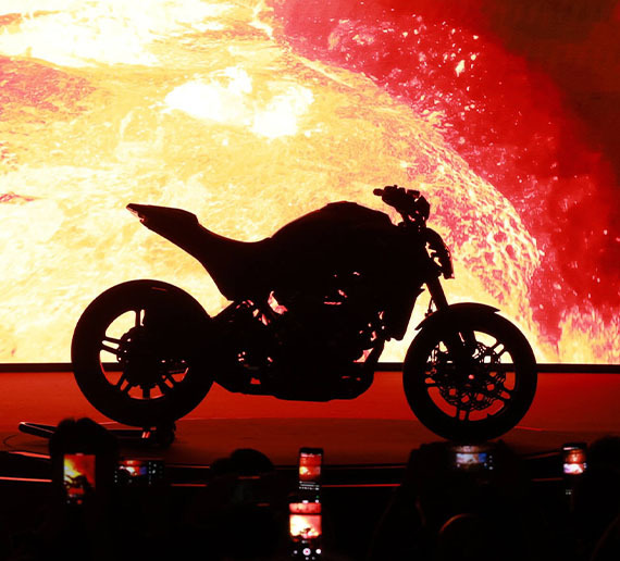 CB1000GT, Honda WN7 electric motorcycle, Honda E-Clutch line-up and V3R 900 E-Compressor Prototype CB1000GT, Honda WN7 electric motorcycle, Honda E-Clutch line-up and V3R 900 E-Compressor Prototype