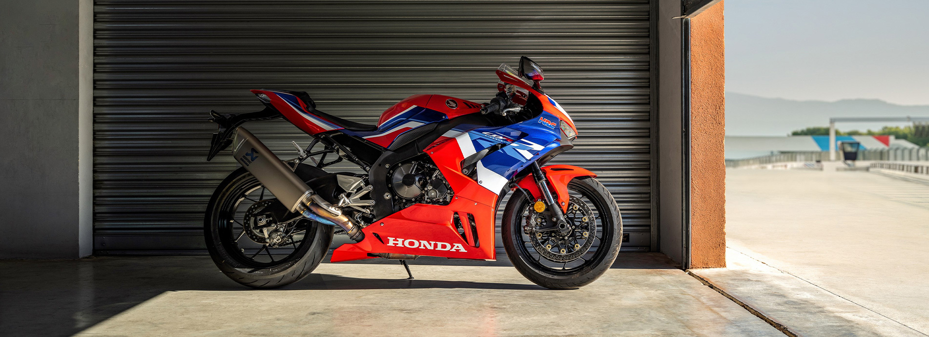 Honda fireblade 2021 price hot sale