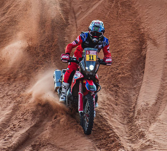 Quintanilla, runner-up in the eighth stage, closes in on the rally lead