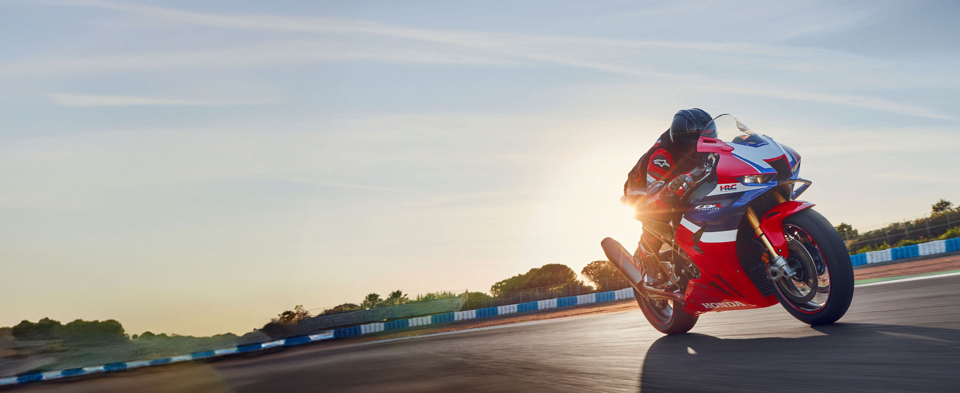 The pinnacle of two-wheeled performance The pinnacle of two-wheeled performance