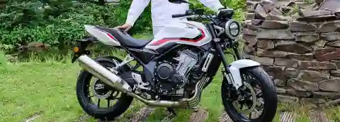 “Every Moment Leads to Joy”: How the All-New CB400 SUPER FOUR E-Clutch Sets a New Standard for a New Era